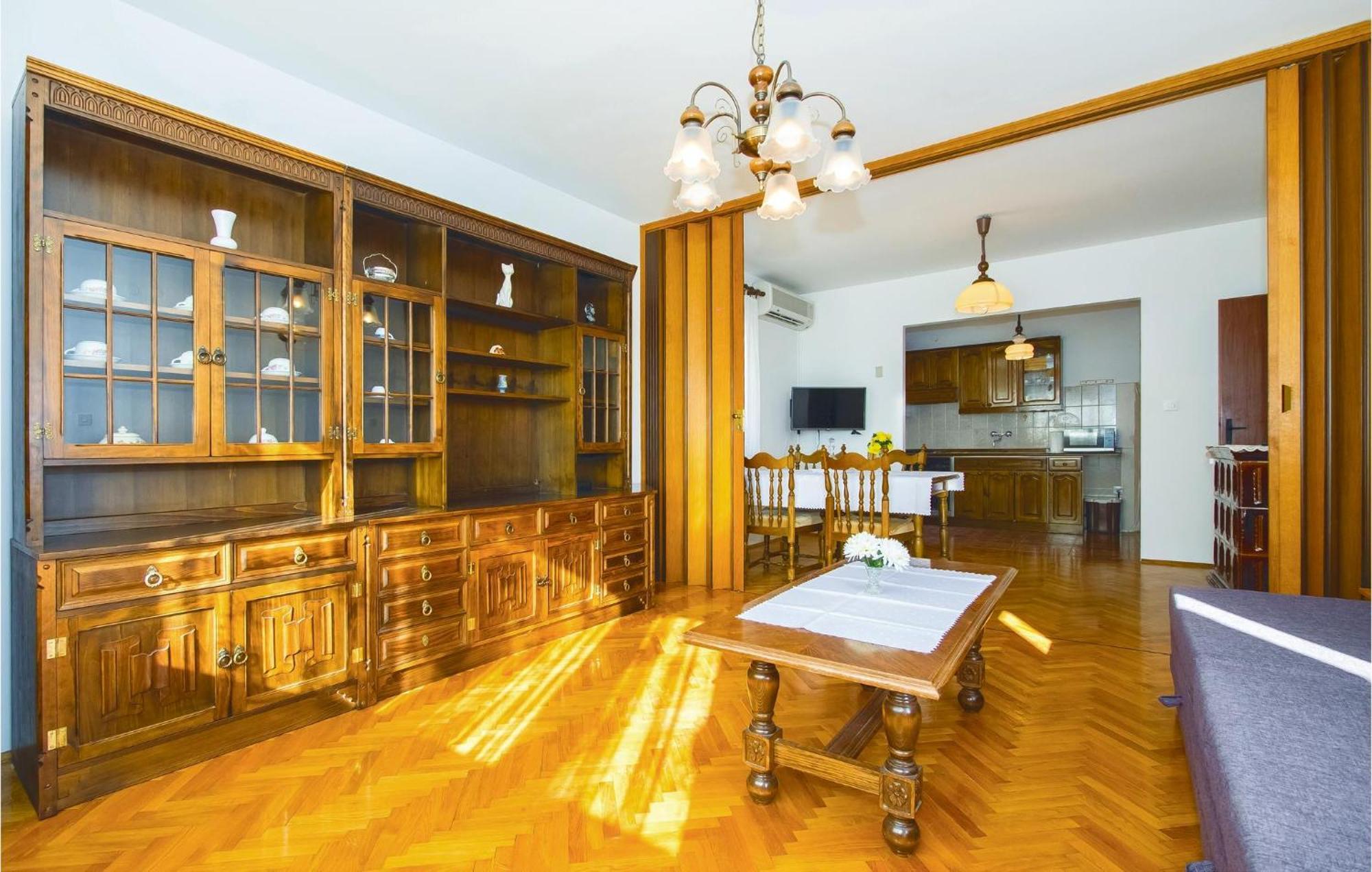 Lovely Apartment In Podstrana With Kitchen Экстерьер фото